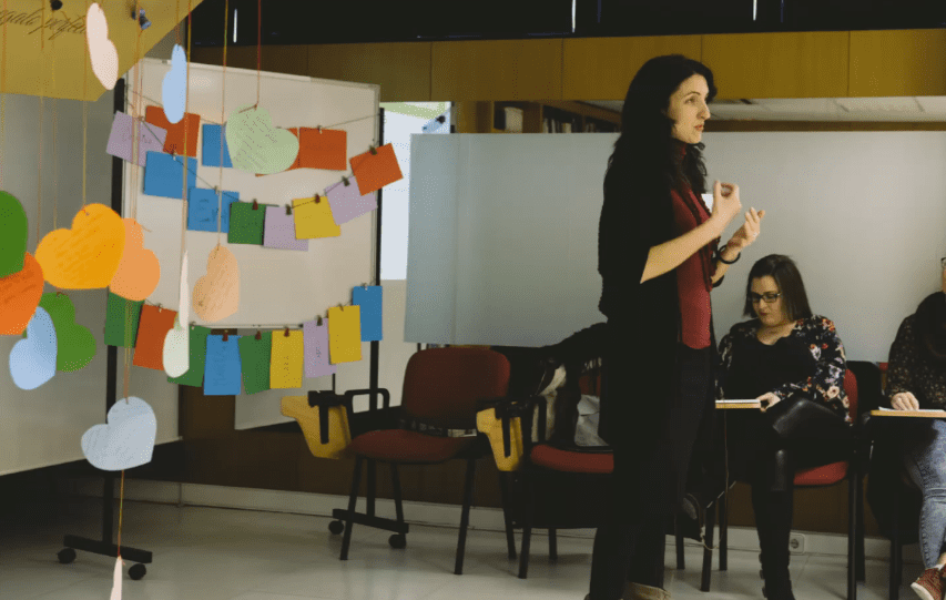 Imagen-Profesor-de-educacion